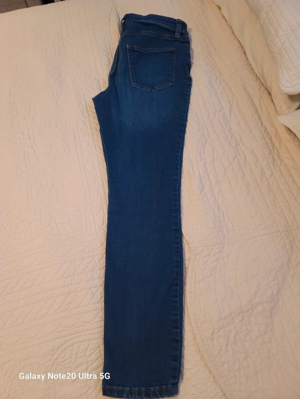 Lauren Conrad Skinny Jeans in Mid Blue Wash - Picture 5 of 5